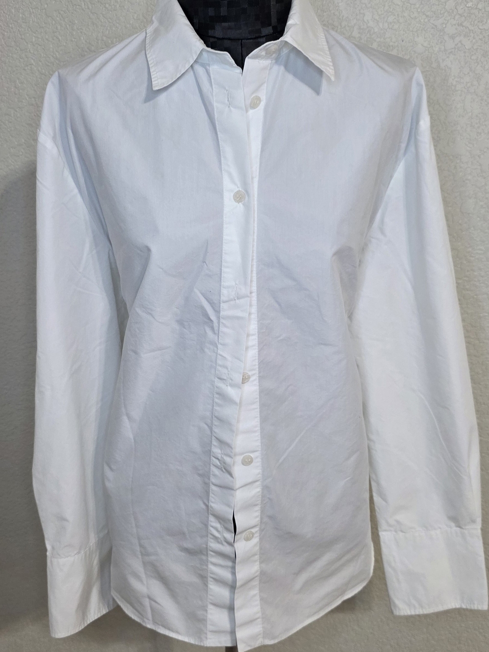 Zara Women's White Long-Sleeve Button-Up Shirt